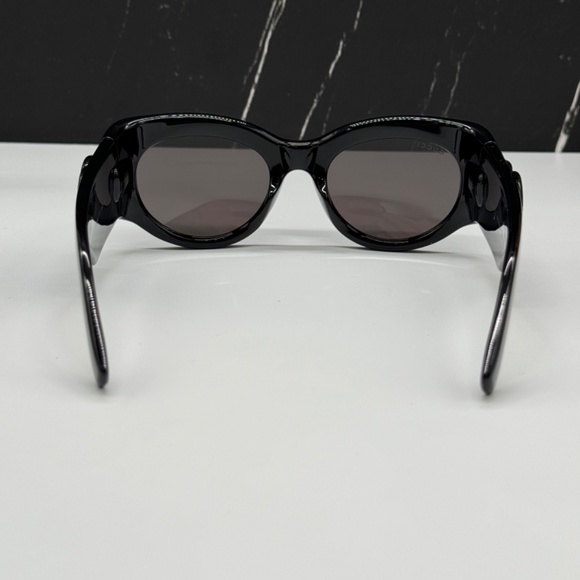 NEW GUCCI GG1544S 001 WOMEN SUNGLASSES GUCCI GG 1544S 001 BLACK GREY EYEWEAR - Picture 7 of 12